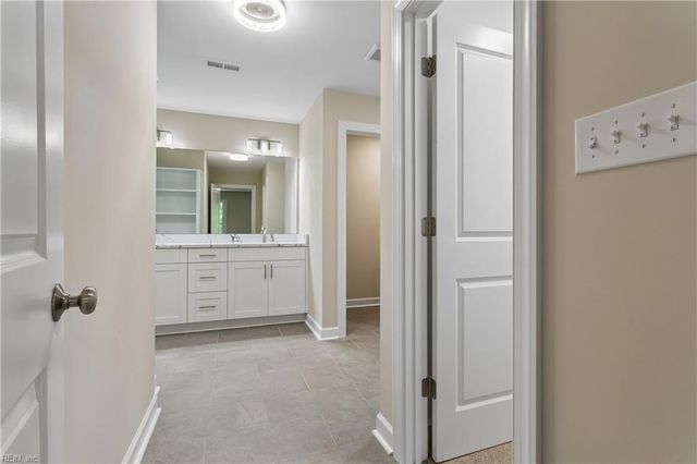 205 Basta DR, Yorktown, VA 23692
