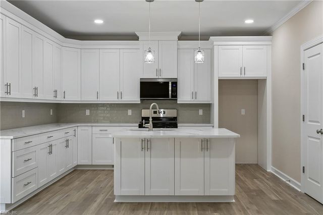 205 Basta DR, Yorktown, VA 23692