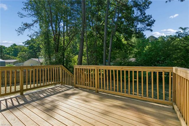 205 Basta DR, Yorktown, VA 23692