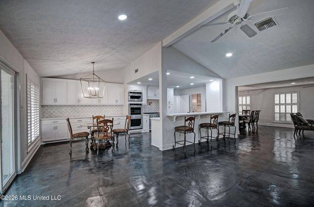 455 Armour Drive, Jackson, MS 39211