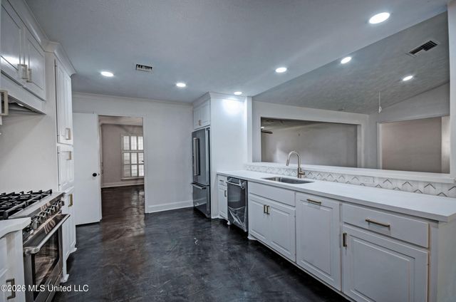 455 Armour Drive, Jackson, MS 39211