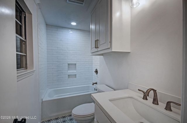 455 Armour Drive, Jackson, MS 39211