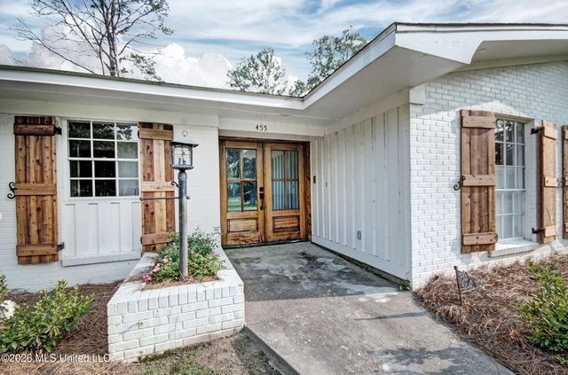 455 Armour Drive, Jackson, MS 39211