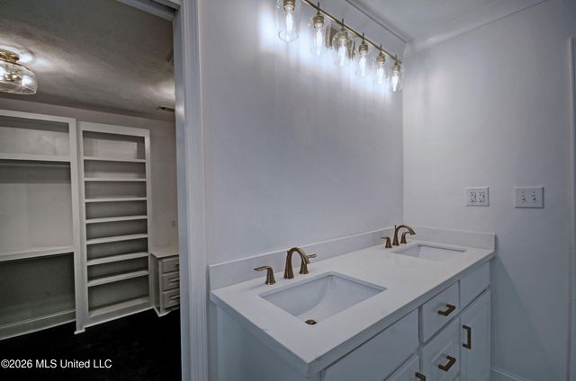 455 Armour Drive, Jackson, MS 39211