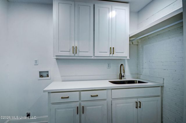 455 Armour Drive, Jackson, MS 39211