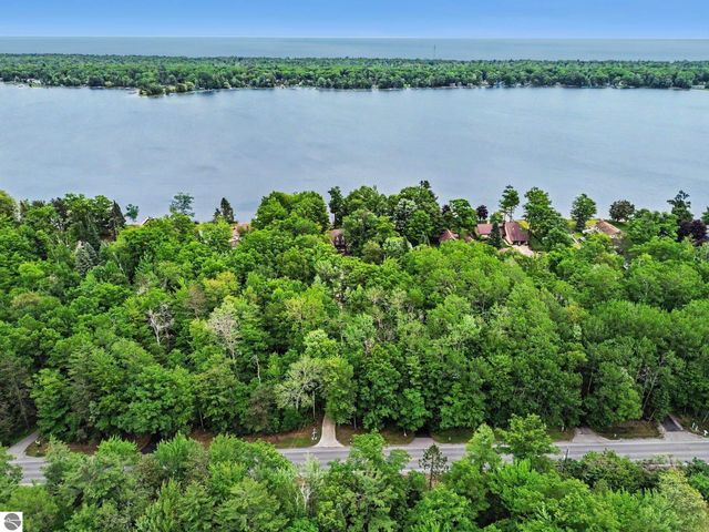 4661 W Cedar Lake Road, Greenbush, MI 48738