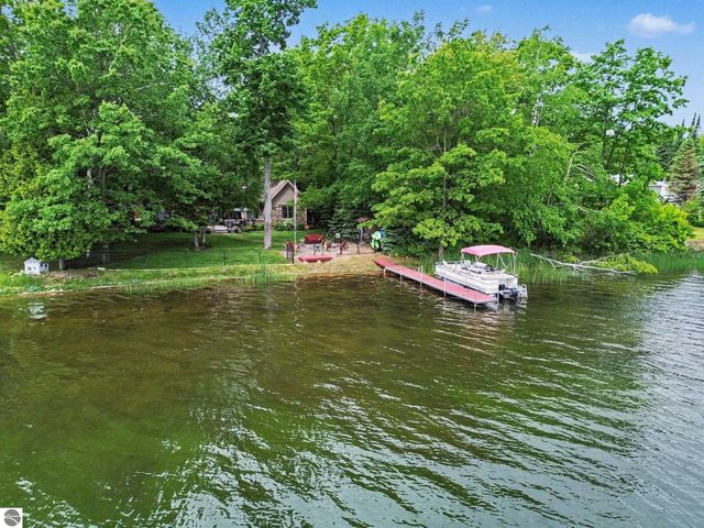 4661 W Cedar Lake Road, Greenbush, MI 48738