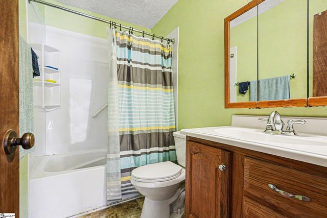 1106 Charter Oaks Drive, Taylors, SC 29687