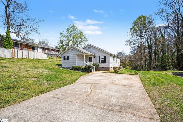 1106 Charter Oaks Drive, Taylors, SC 29687