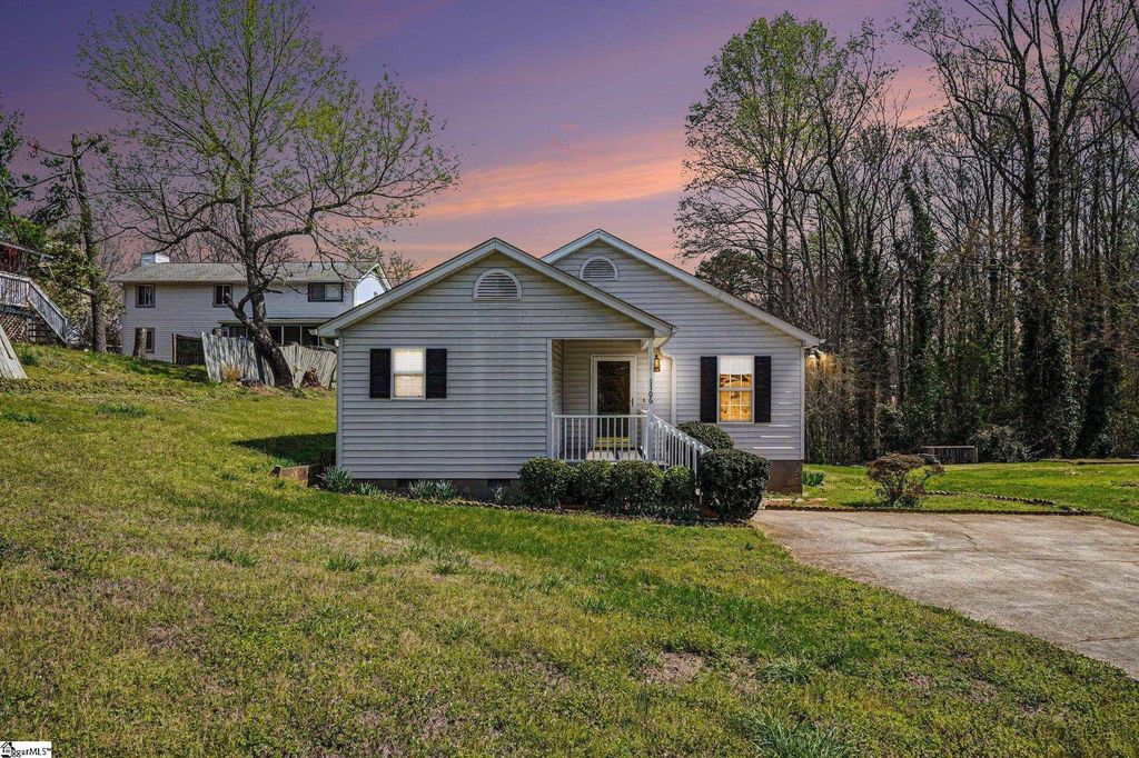 1106 Charter Oaks Drive, Taylors, SC 29687