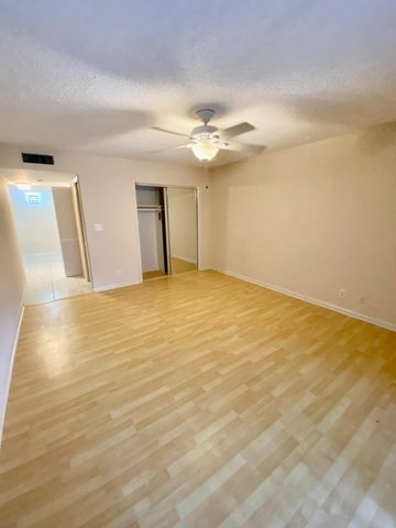 5900 Camino Del Sol 206, Boca Raton, FL 33433