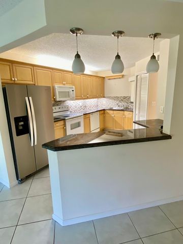 5900 Camino Del Sol 206, Boca Raton, FL 33433