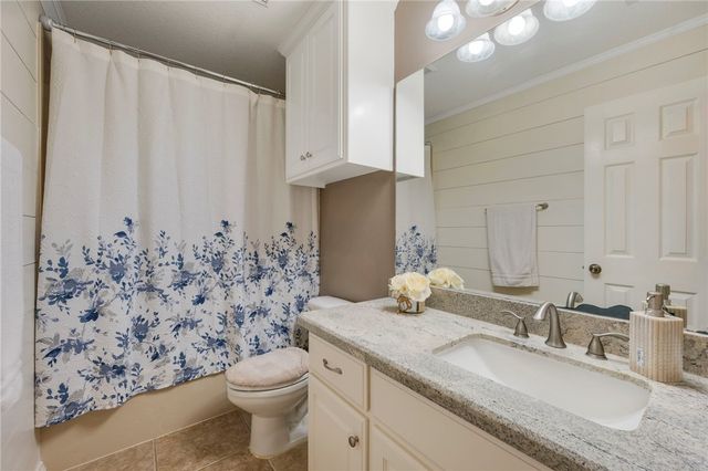 2325 Kendal Green Circle, College Station, TX 77845