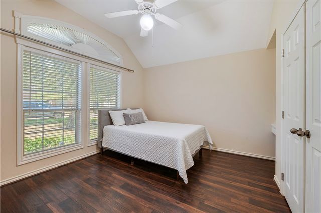 2325 Kendal Green Circle, College Station, TX 77845