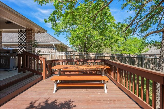 2325 Kendal Green Circle, College Station, TX 77845