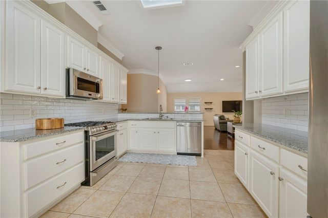 2325 Kendal Green Circle, College Station, TX 77845