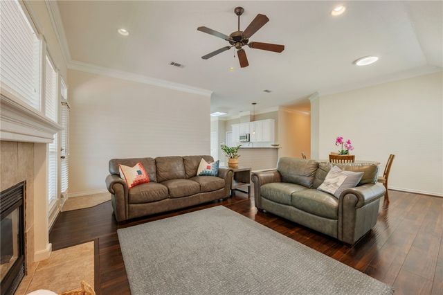 2325 Kendal Green Circle, College Station, TX 77845