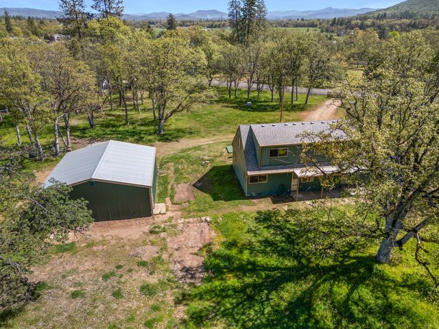 11515 Michael Road, Central Point, OR 97502