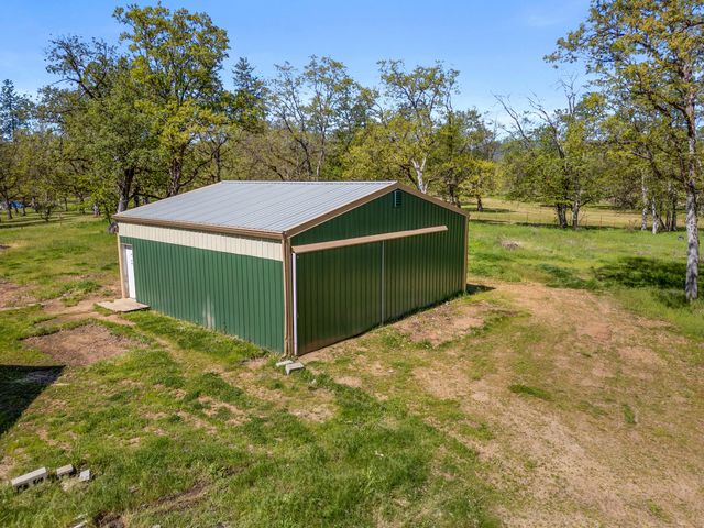 11515 Michael Road, Central Point, OR 97502