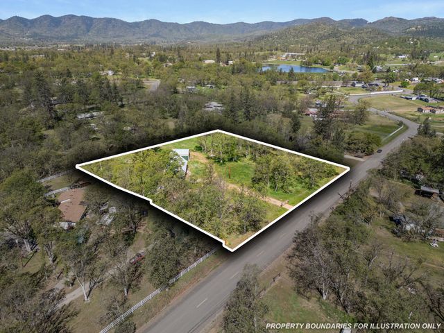 11515 Michael Road, Central Point, OR 97502