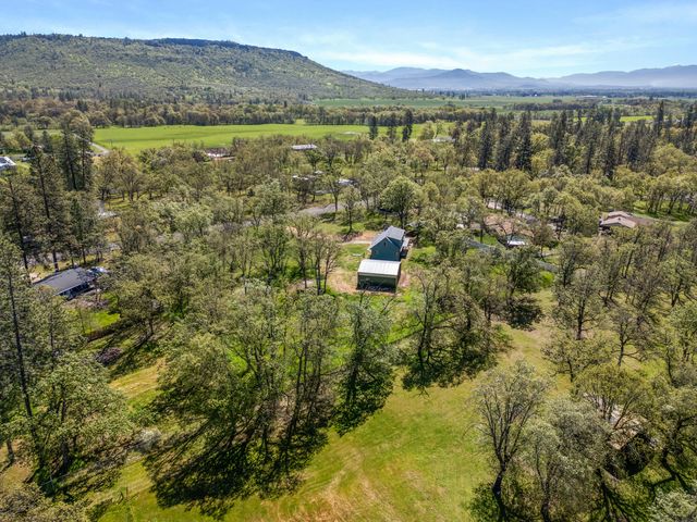 11515 Michael Road, Central Point, OR 97502