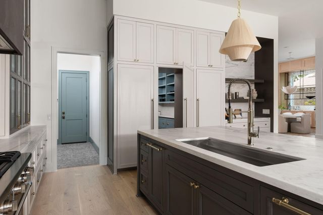 1411 Thornton Road, Houston, TX 77018