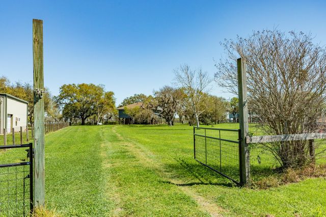 1113 Rio Vista Drive, Brazoria, TX 77422