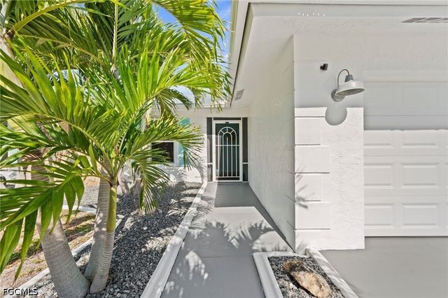 12213 Star Shell DR, Matlacha Isles, FL 33991