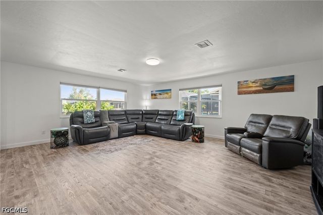 12213 Star Shell DR, Matlacha Isles, FL 33991