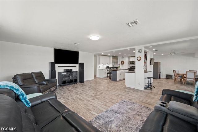 12213 Star Shell DR, Matlacha Isles, FL 33991