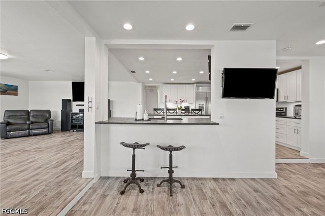 12213 Star Shell DR, Matlacha Isles, FL 33991