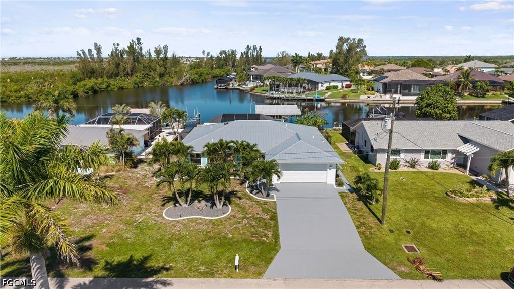 12213 Star Shell DR, Matlacha Isles, FL 33991