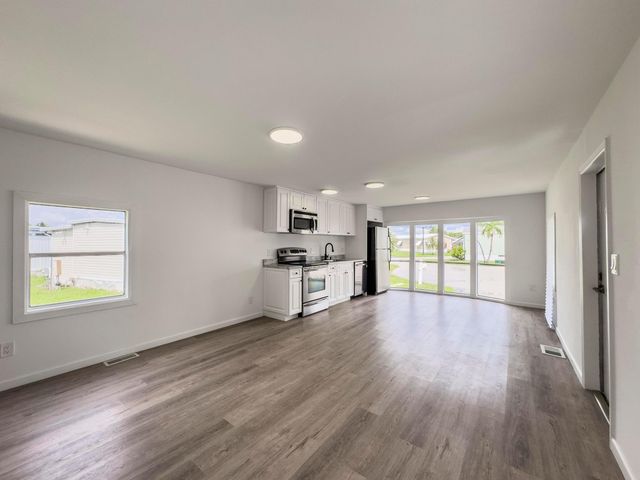 4022 68th Street N 826, Riviera Beach, FL 33404