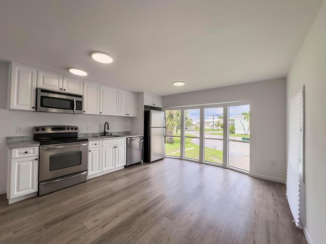 4022 68th Street N 826, Riviera Beach, FL 33404