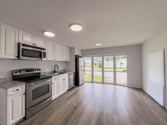 4022 68th Street N 826, Riviera Beach, FL 33404