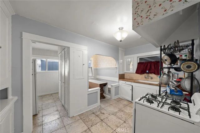 310 North Pacific Coast Highway, Redondo Beach, CA 90277