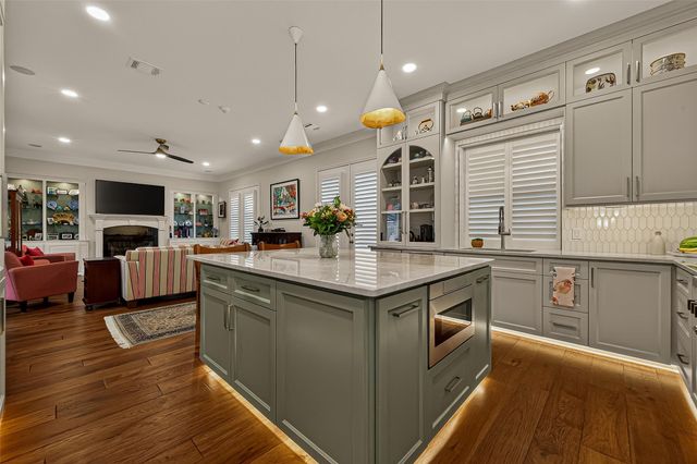 71 Mill Point Place, The Woodlands, TX 77380