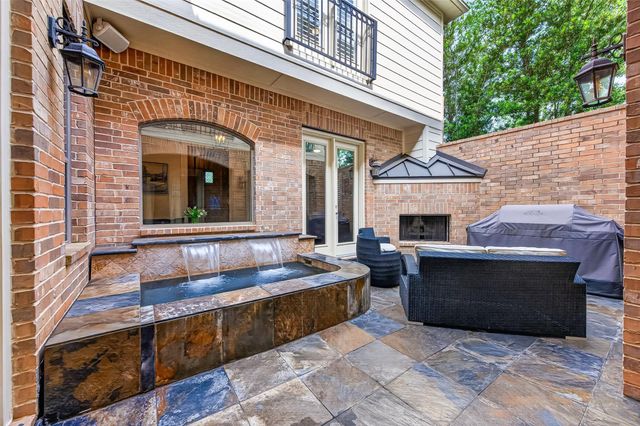 71 Mill Point Place, The Woodlands, TX 77380