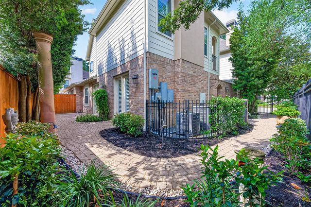71 Mill Point Place, The Woodlands, TX 77380