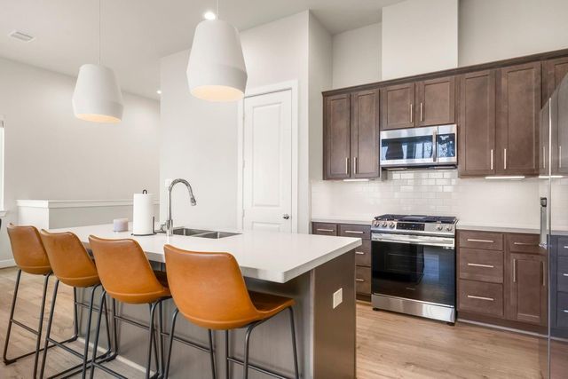 726 Carriage Knolls Drive, Houston, TX 77008