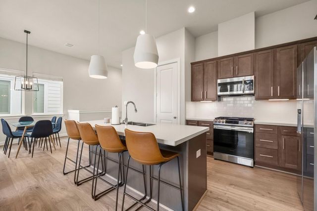 726 Carriage Knolls Drive, Houston, TX 77008