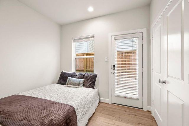 726 Carriage Knolls Drive, Houston, TX 77008