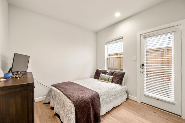 726 Carriage Knolls Drive, Houston, TX 77008
