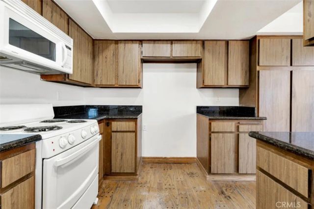 230 Bethany Road 211, Burbank, CA 91504