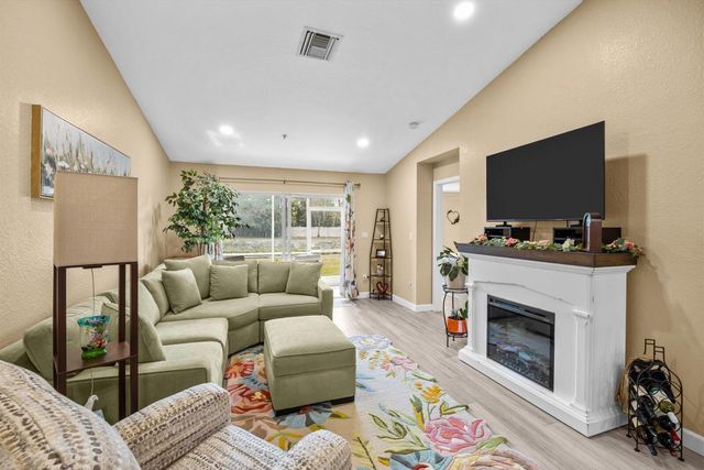 4720 Lucerne Lakes Boulevard E 810, Lake Worth, FL 33467