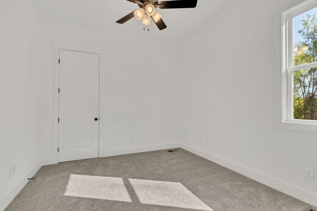 1000 Hogans Branch Rd, Hendersonville, TN 37075