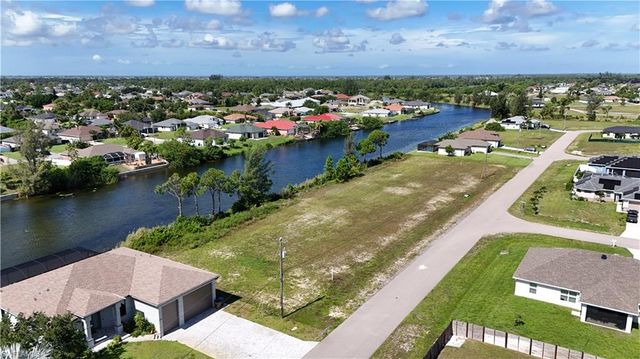 2412 NW 25th TER, Cape Coral, FL 33993