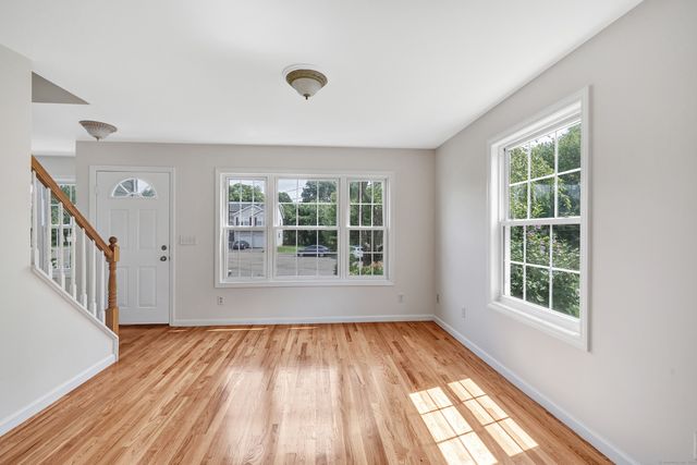 18 Kathryn Drive, Bridgeport, CT 06610