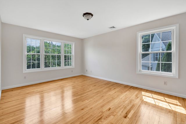 18 Kathryn Drive, Bridgeport, CT 06610