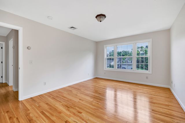 18 Kathryn Drive, Bridgeport, CT 06610